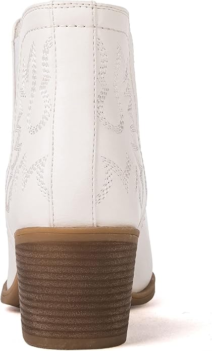 21yy01 White