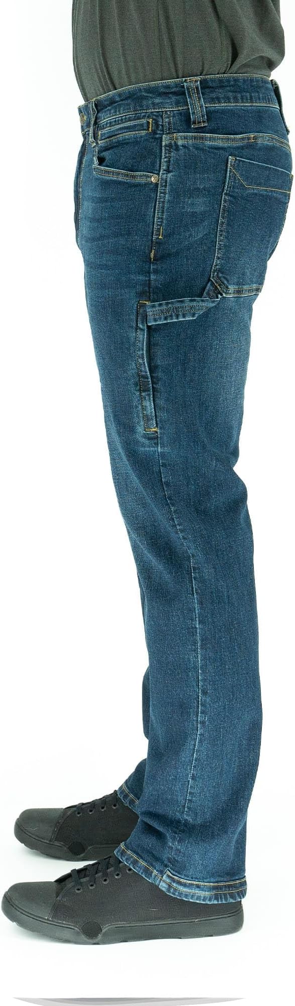 Straight Fit/Medium Wash