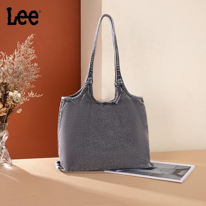 Lee-black