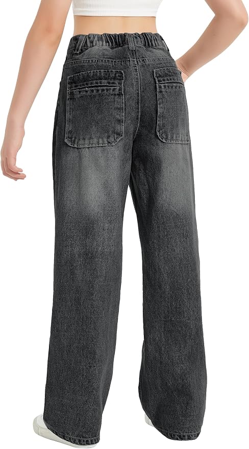 Black-pleated