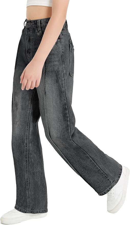 Black-pleated