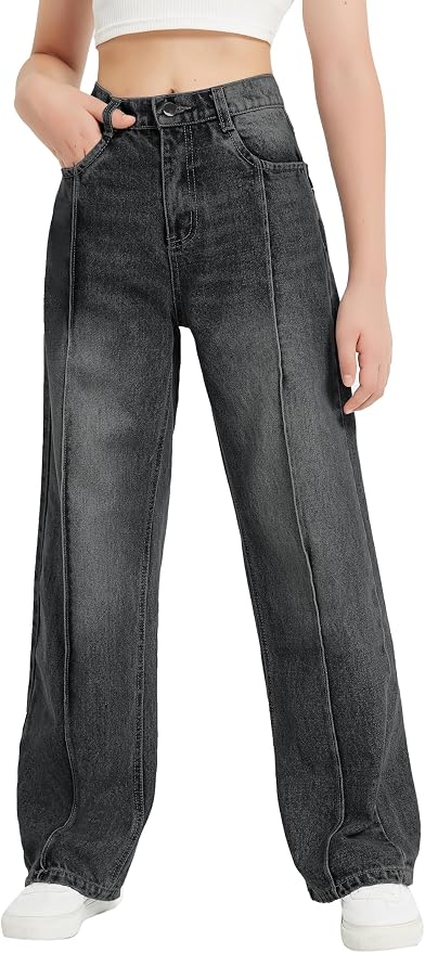 Black-pleated